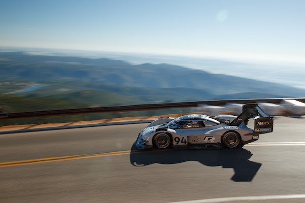 I.D R Pikes Peak bije rekord trasy